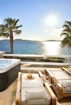 anax_mykonos_resort_luxury_beachfront_suite_hot_tub (2)