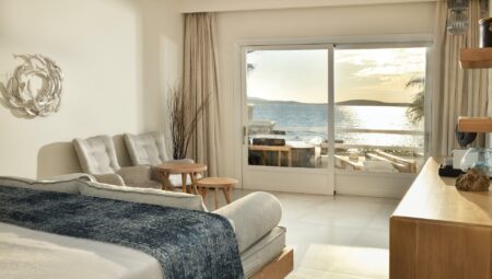 anax_mykonos_resort_luxury_beachfront_suite_hot_tub (3)